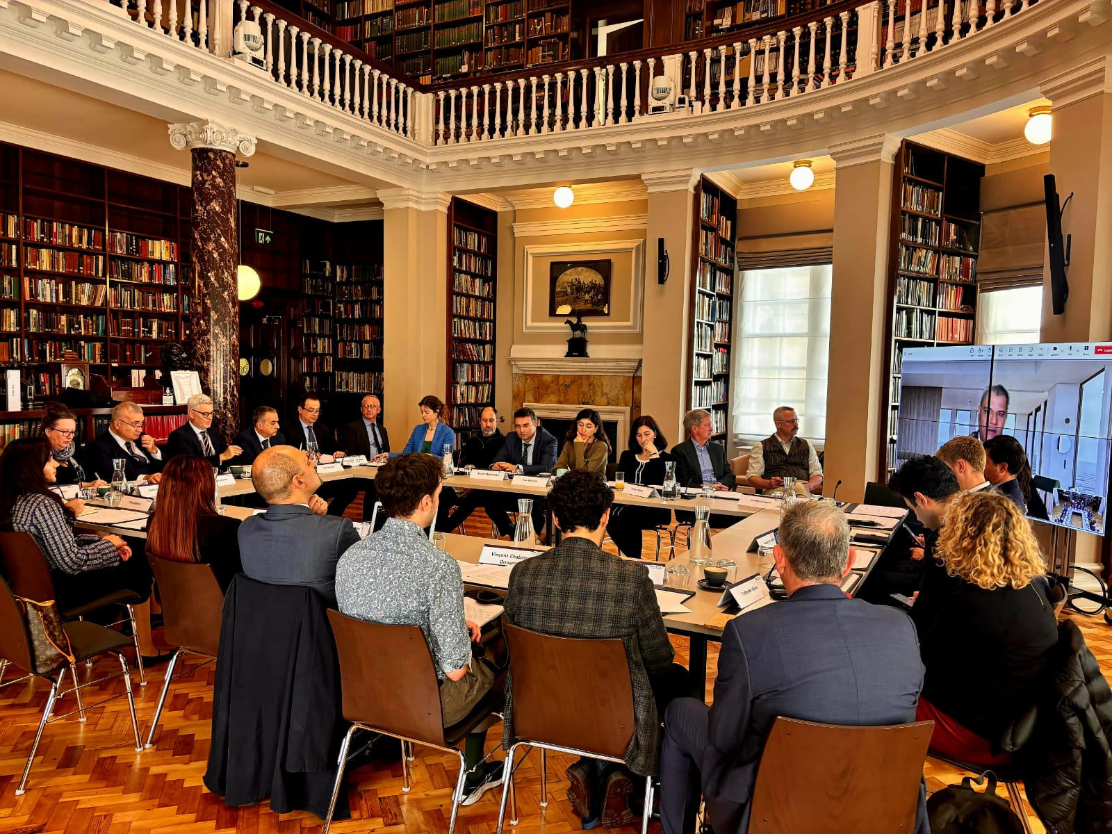 London hosts roundtable on "COP29 Summit: Navigating Climate Change, Peace, and Security" (PHOTO)