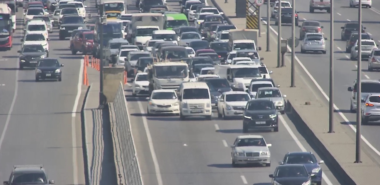 Bakının bu prospektinin kəsişməsində yol-nəqliyyat hadisəsi baş verib