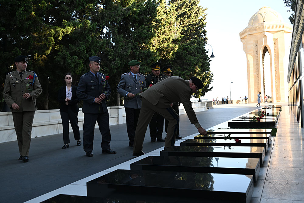 Azərbaycan Ordusunun Baş Qərargah rəisi NATO nümayəndə heyəti ilə hərbi əməkdaşlığı müzakirə edib (FOTO)