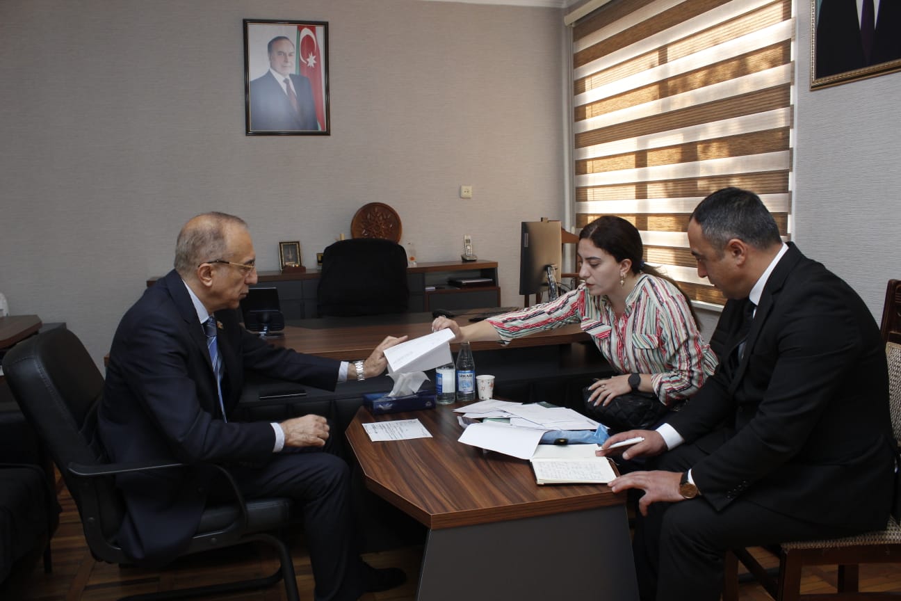 Deputat Nizami Səfərov 106 Saylı Tovuz seçki dairəsindən olan vətəndaşları qəbul edib (FOTO)