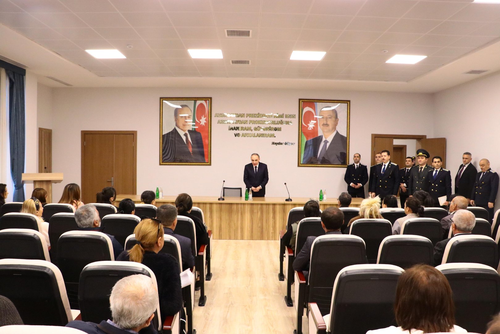 Baş prokuror Gəncə şəhərində vətəndaşları qəbul edib (FOTO)