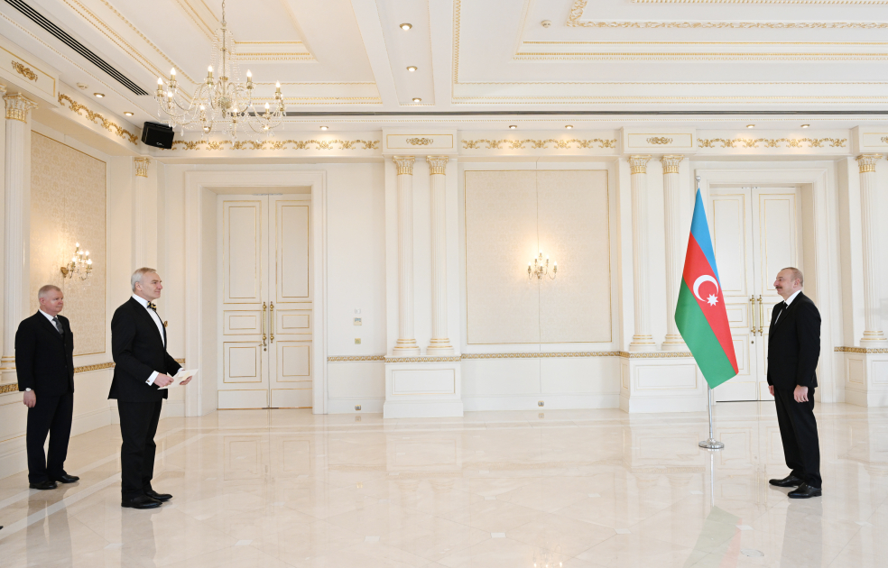 President Ilham Aliyev accepts credentials of Estonian ambassador (PHOTO)