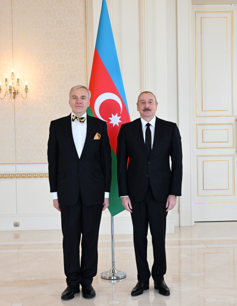 President Ilham Aliyev accepts credentials of Estonian ambassador (PHOTO)