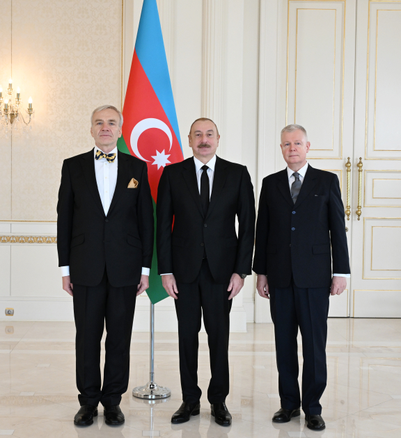 President Ilham Aliyev accepts credentials of Estonian ambassador (PHOTO)