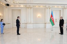 President Ilham Aliyev receives credentials of newly appointed ambassador of Belgium (PHOTO)