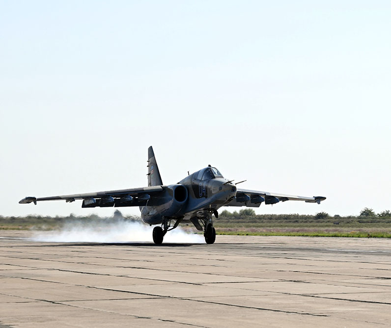 Azerbaijani Air Force's combat aircraft takes to skies for drilling flights (PHOTO/VIDEO)