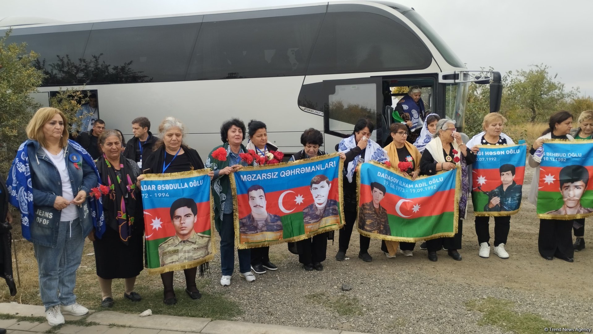 Birinci Qarabağ müharibəsində itkin düşənlərin ailə üzvləri azad olunmuş ərazilərə səfər ediblər (FOTO/VİDEO)