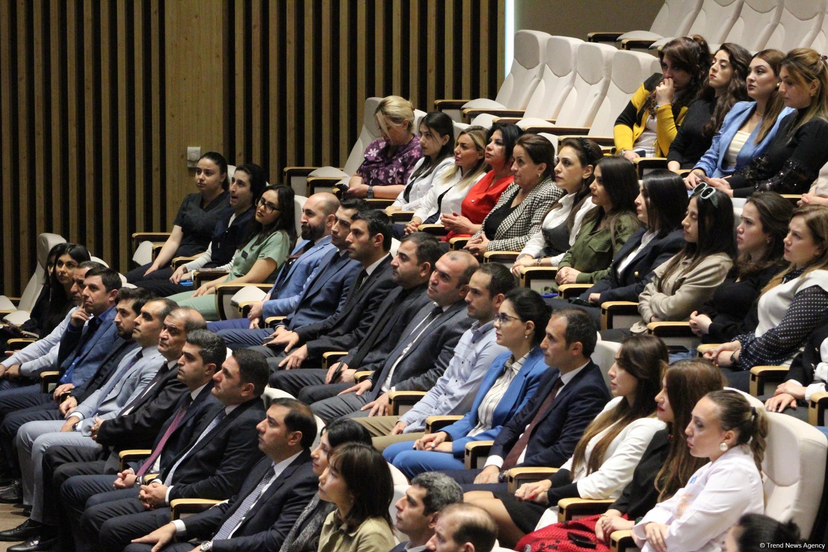 Koreya Hökuməti ölkəmizə tibbi avadanlıqlar ianə edib (FOTO)