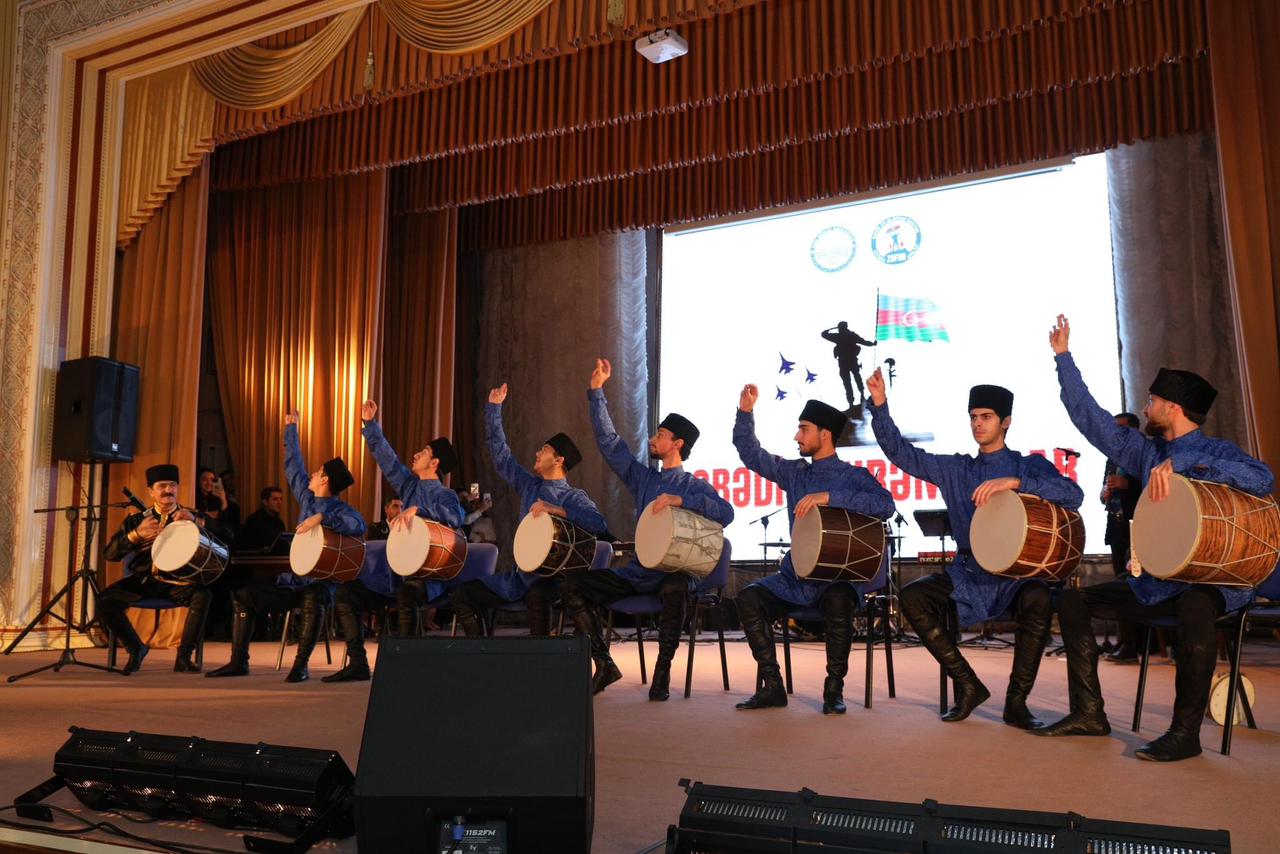 BDU və “Zəfər” Şəhid Ailələrinə Dəstək İctimai Birliyinin təşkilatçılığı ilə “Əbədi qəhrəmanlar” tədbiri baş tutdu (FOTO)