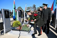 Zəfər Günündə Ulu Öndərin və şəhidlərimizin məzarları ziyarət olunub (FOTO/VİDEO)