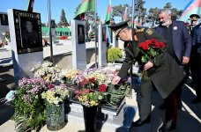 Zəfər Günündə Ulu Öndərin və şəhidlərimizin məzarları ziyarət olunub (FOTO/VİDEO)