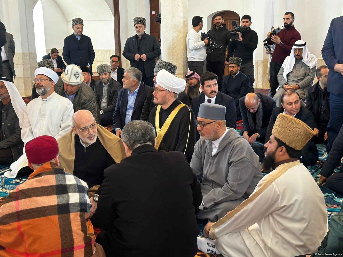 Dünya dini liderlərinin qlobal Bakı Sammitinin iştirakçıları Xankəndidə Zəfər meydanında olublar (FOTO) (ƏLAVƏ OLUNUB)