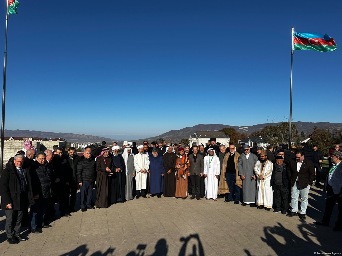 Dünya dini liderlərinin qlobal Bakı Sammitinin iştirakçıları Xankəndidə Zəfər meydanında olublar (FOTO) (ƏLAVƏ OLUNUB)