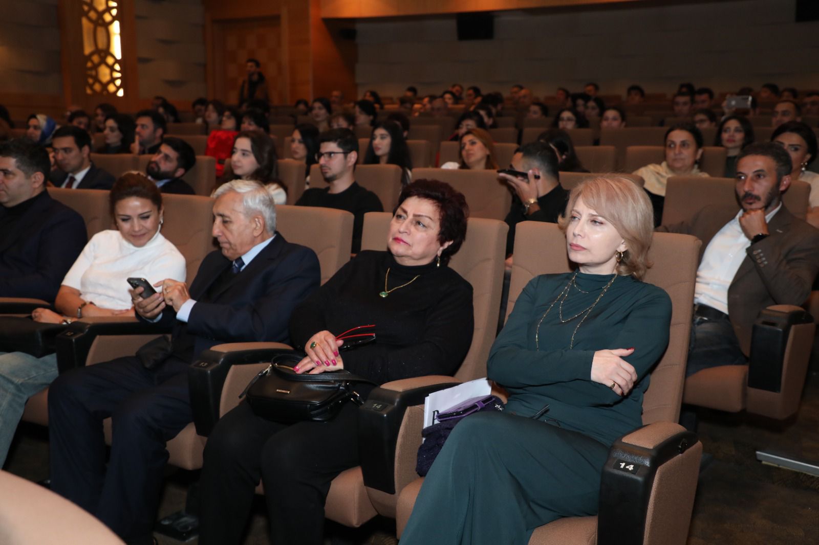 “Atamın kölgəsində” filmi təqdim olundu (FOTO/VİDEO)