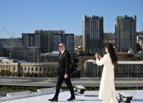 President Ilham Aliyev visits National Flag Square in Baku to raise Azerbaijan's tricolor flag (PHOTO/VİDEO)