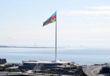 President Ilham Aliyev visits National Flag Square in Baku to raise Azerbaijan's tricolor flag (PHOTO/VİDEO)