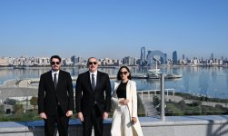 President Ilham Aliyev visits National Flag Square in Baku to raise Azerbaijan's tricolor flag (PHOTO/VİDEO)