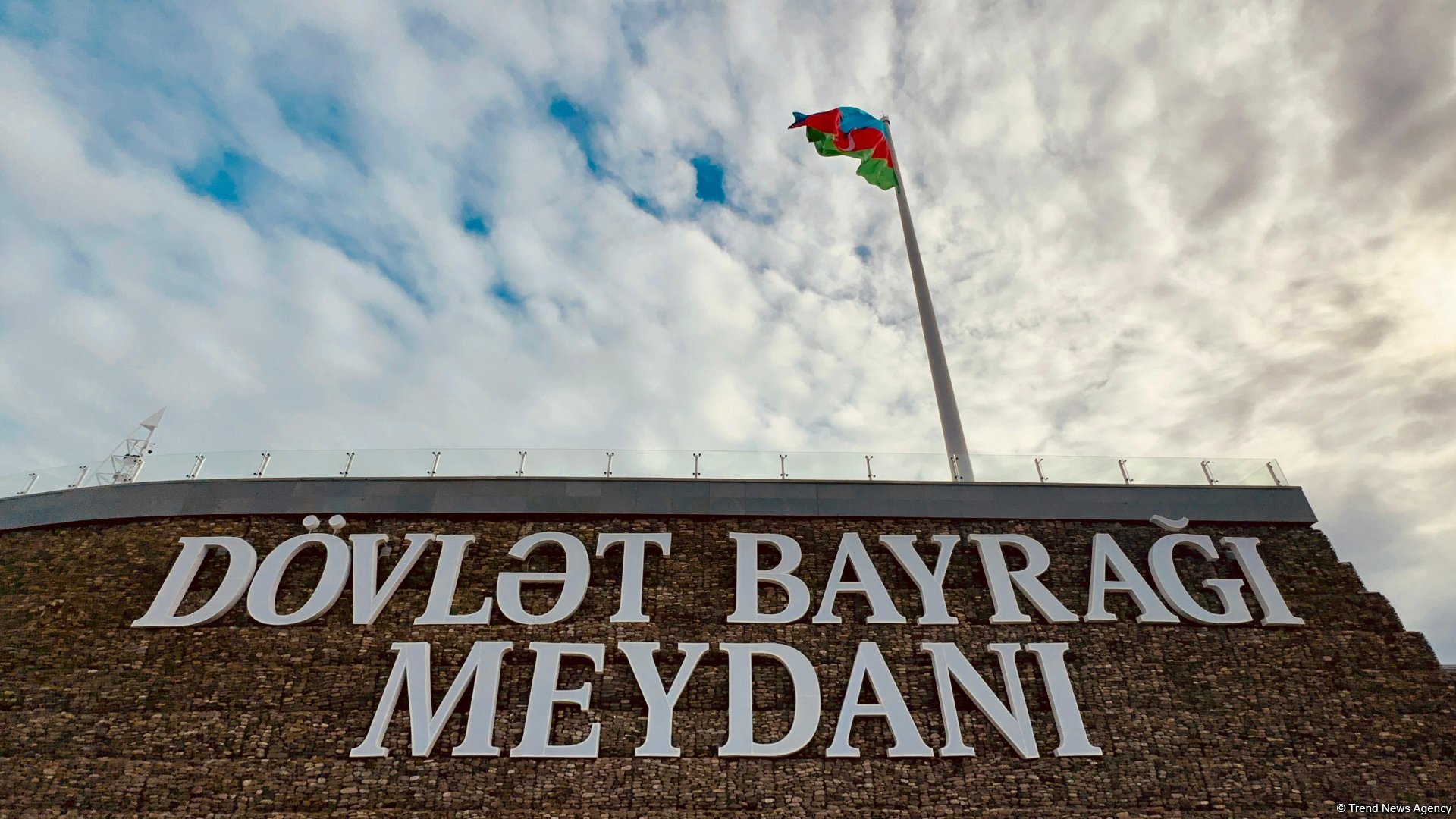 Dövlət Bayrağı Meydanından GÖRÜNTÜLƏR