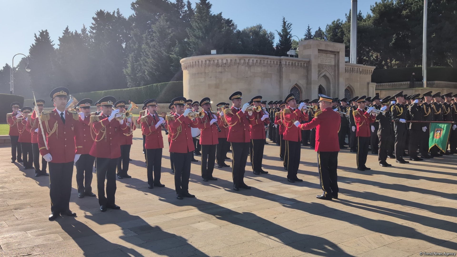 Bakıda Zəfər Günü münasibətilə hərbi yürüşlər keçirilib (FOTO/VİDEO)