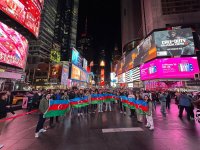 Azerbaijani youth holds campaign dedicated to Victory Day and National Flag Day (PHOTO)