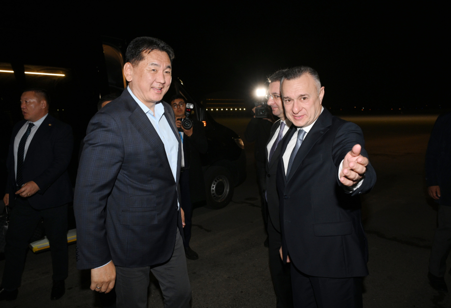 President of Mongolia arrives in Azerbaijan