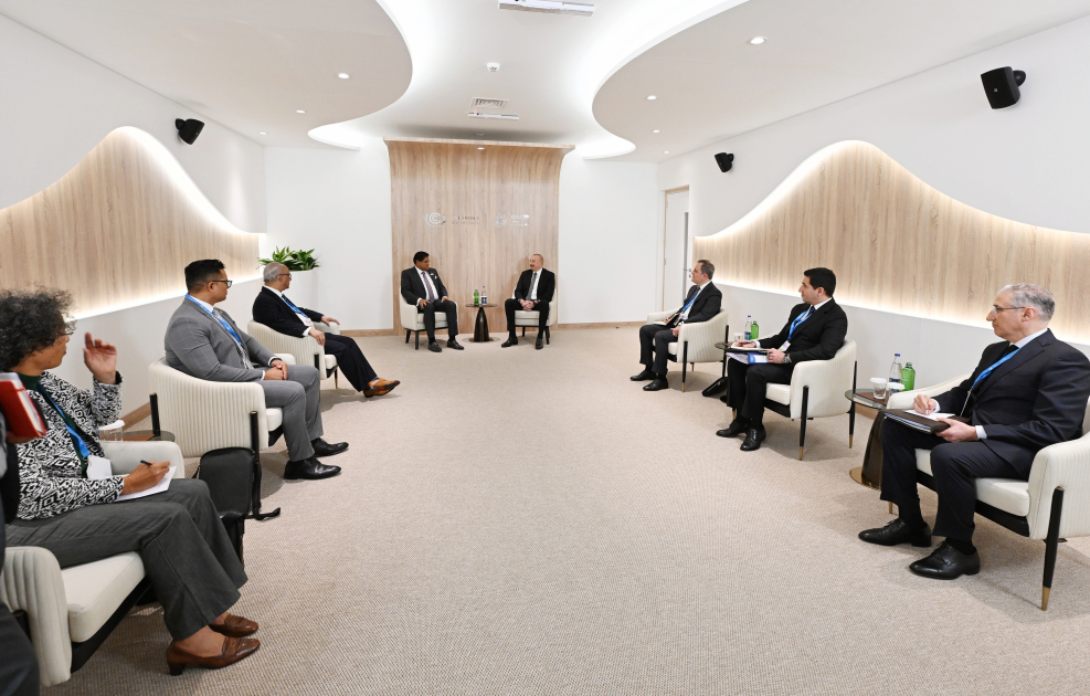 President Ilham Aliyev meets with Surinamese President (PHOTO/VIDEO)