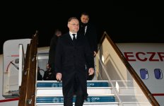 Poland President begins visit to Azerbaijan (PHOTO)