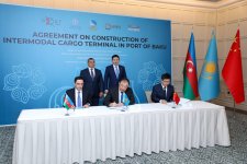 Azerbaijan, Kazakhstan, China co-work for Baku Port's intermodal terminal growth (PHOTO)