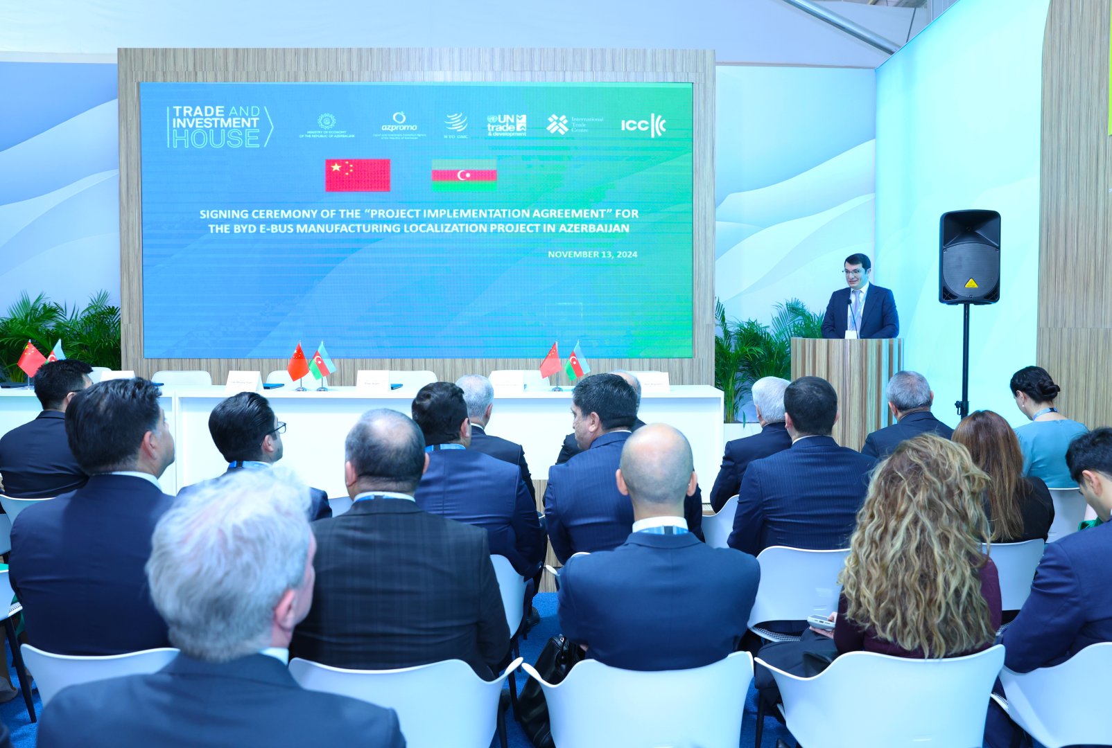 Azerbaijan, Chinese BYD company seal deal on e-bus manufacturing localization (PHOTO)