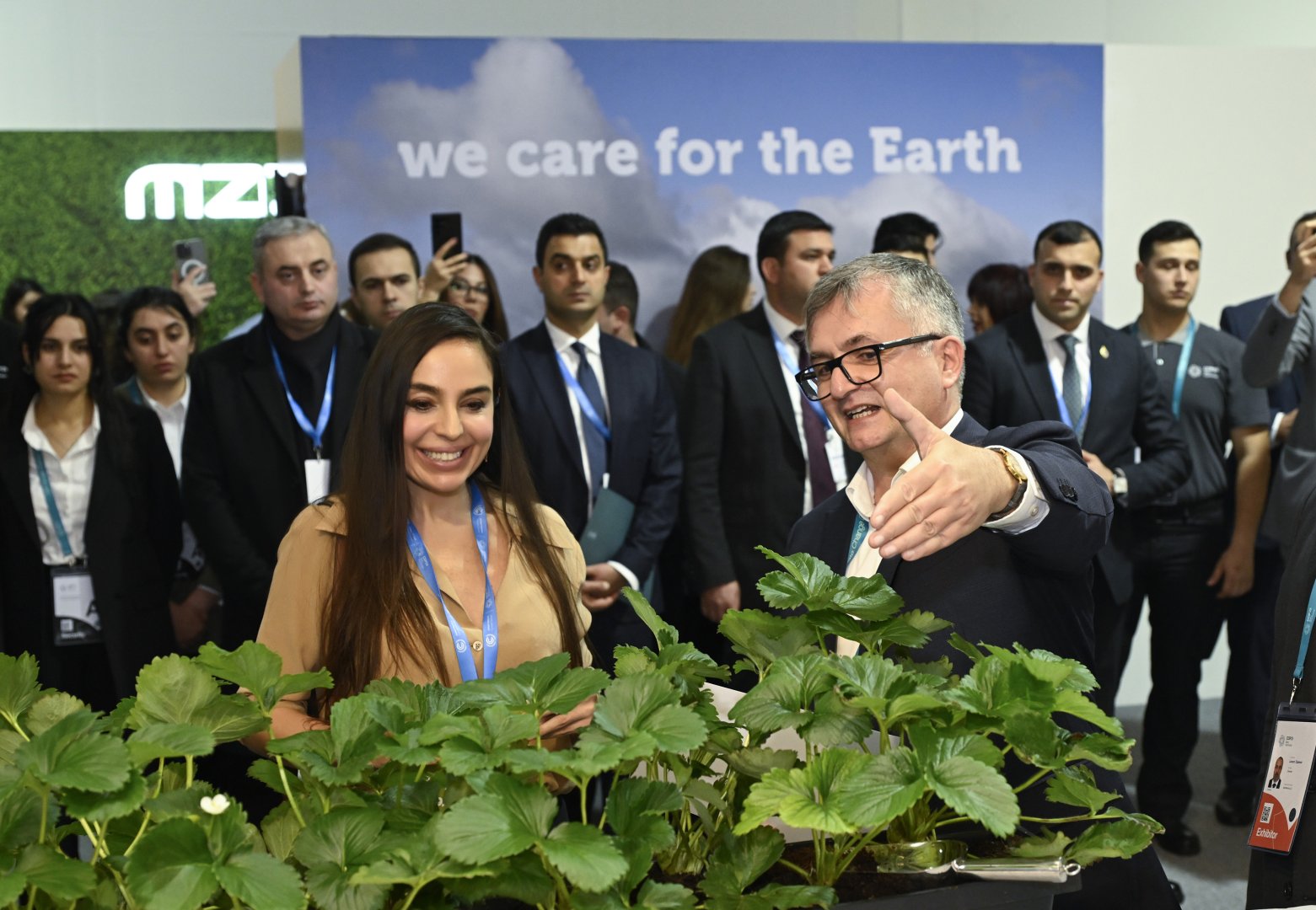 В рамках COP29 представлено издание Фонда Гейдара Алиева «Азербайджан. Вдохновляясь от природы» (ФОТО/ВИДЕО)