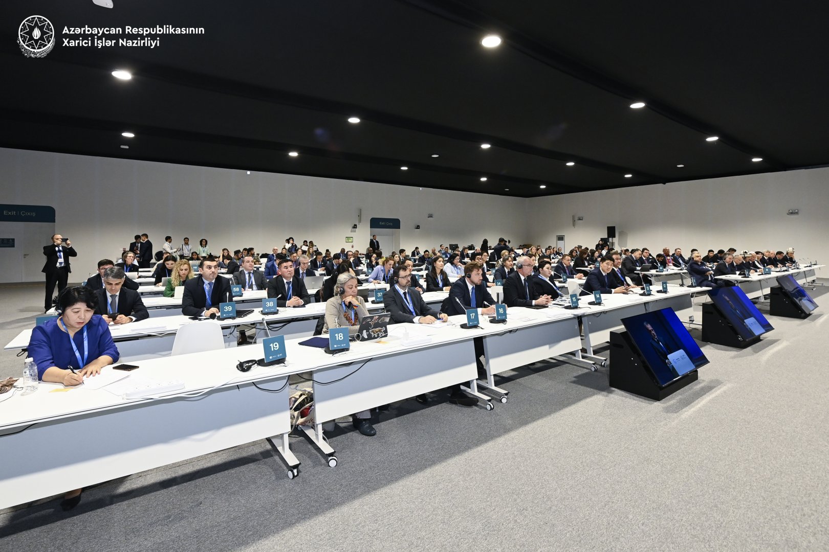 “Dağlar üzrə gündəliyin irəlilədilməsi, ümumi trend və iqlim dəyişikliyi” mövzusunda yüksək səviyyəli dialoq keçirilib (FOTO)