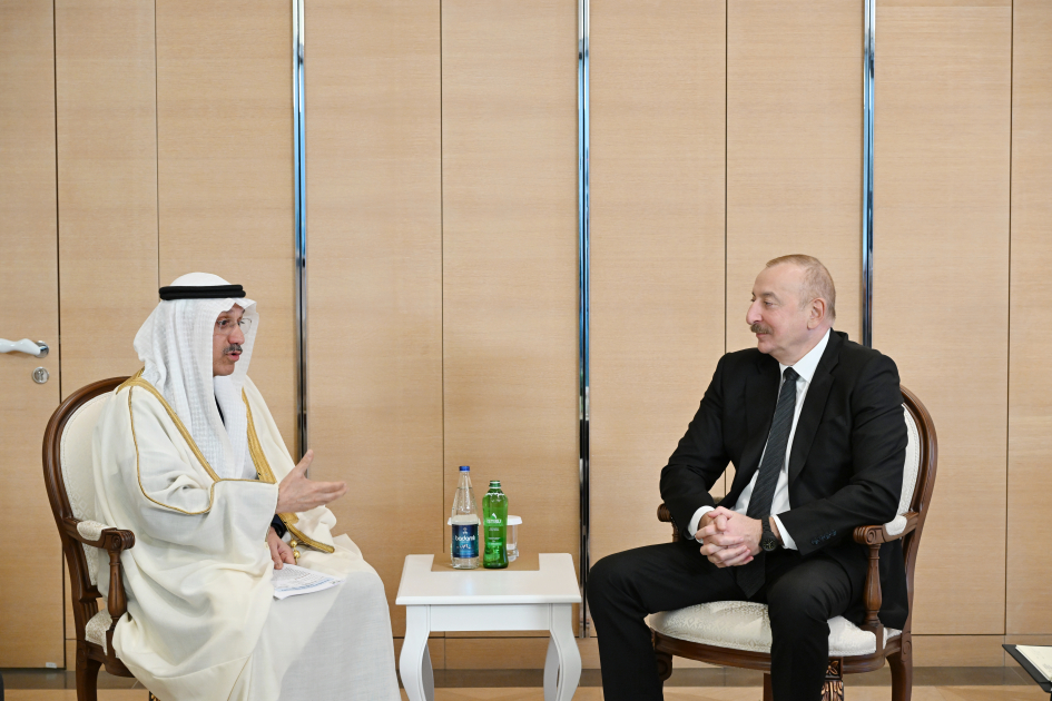 President Ilham Aliyev meets with President of Islamic Development Bank (PHOTO/VIDEO)