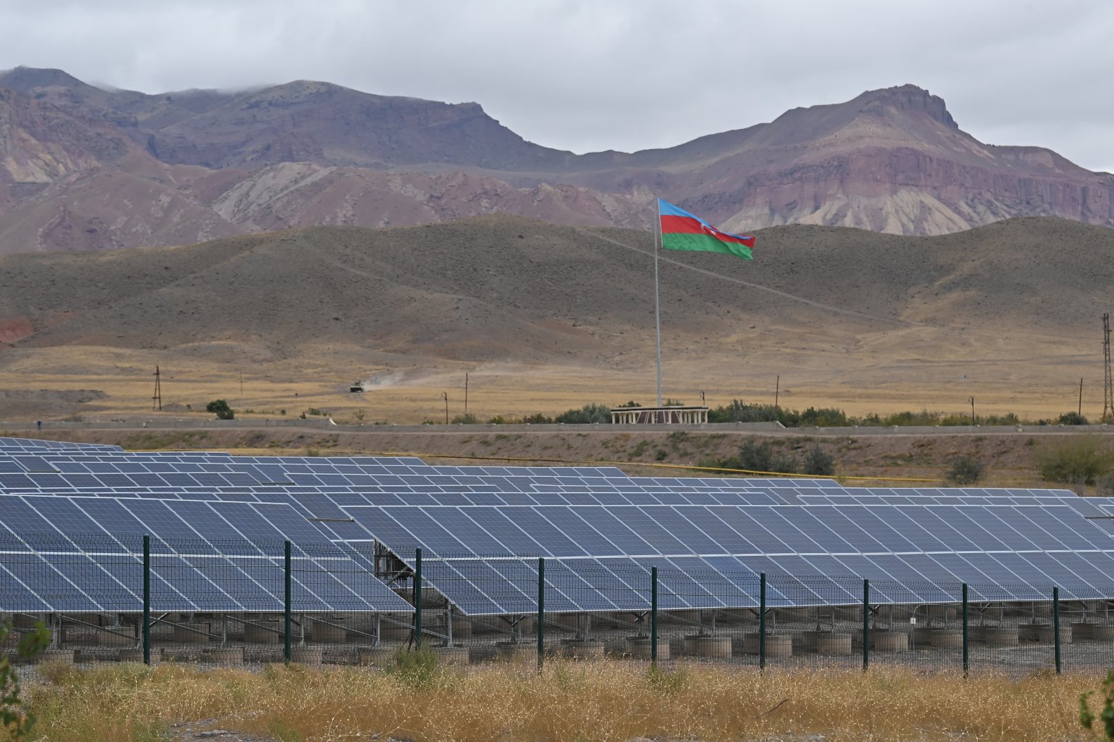 Naxçıvanda elektrik enerjisinin 52%-i alternativ və bərpaolunan enerji mənbələrindən əldə olunub (FOTO)