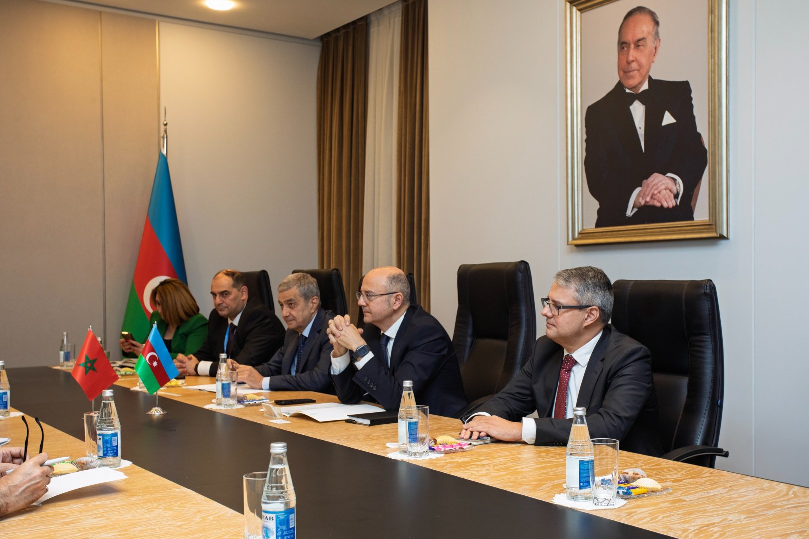 Energetika naziri moldovalı və mərakeşli həmkarları ikitərəfli enerji gündəliyinin aktual məsələlərini müzakirə edib (FOTO)