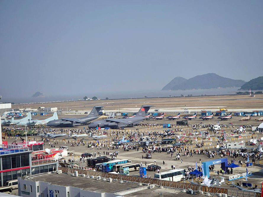 Azerbaijan's Air Force Commander attends international airshow in China (PHOTO)