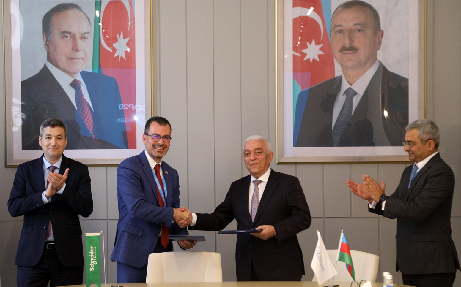 "AzərEnerji" ilə "Schneider Electric" şirkəti memorandum imzaladı (FOTO)