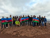 Şotlandiyanın “Arthur’s Seat” zirvəsində Azərbaycan bayrağı dalğalandırılıb (FOTO)