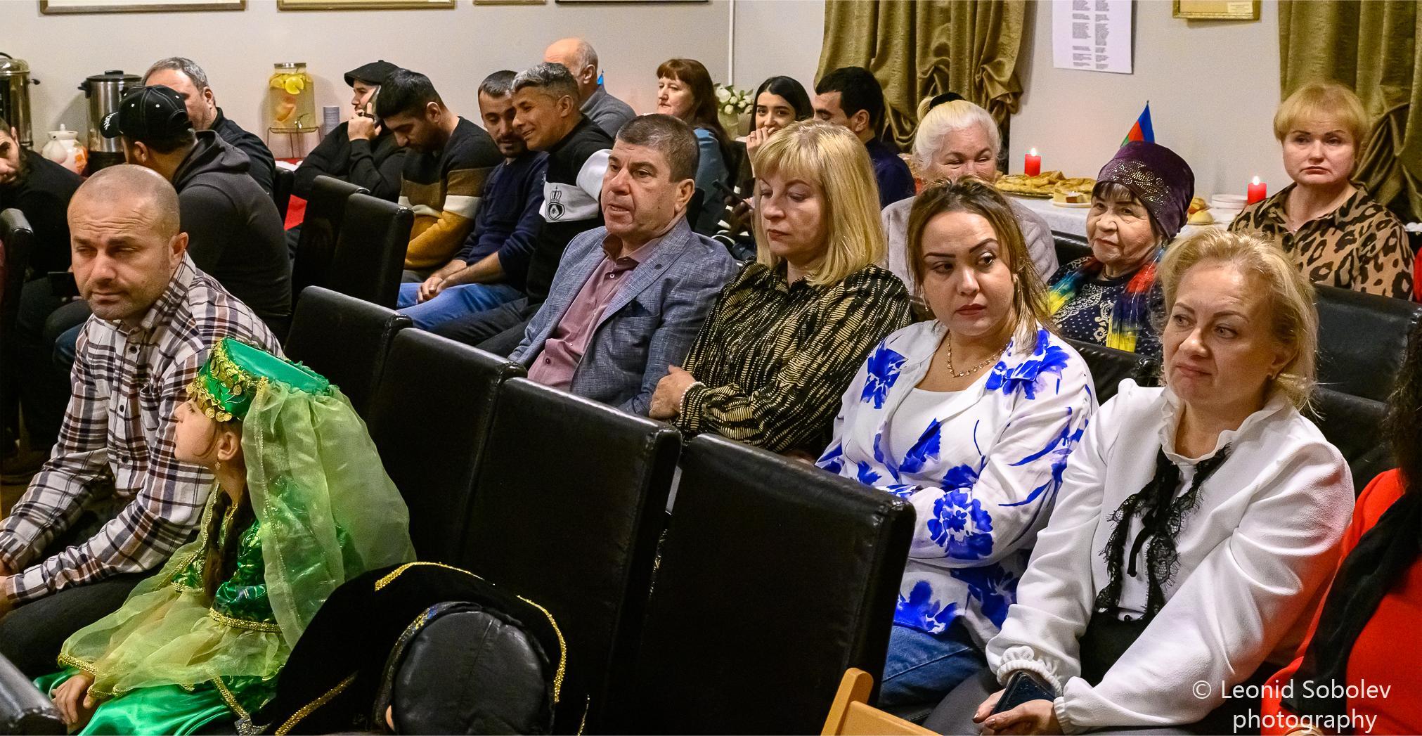 Litvada Zəfər Günü və Dövlət Bayrağı Günü qeyd edilib (FOTO)