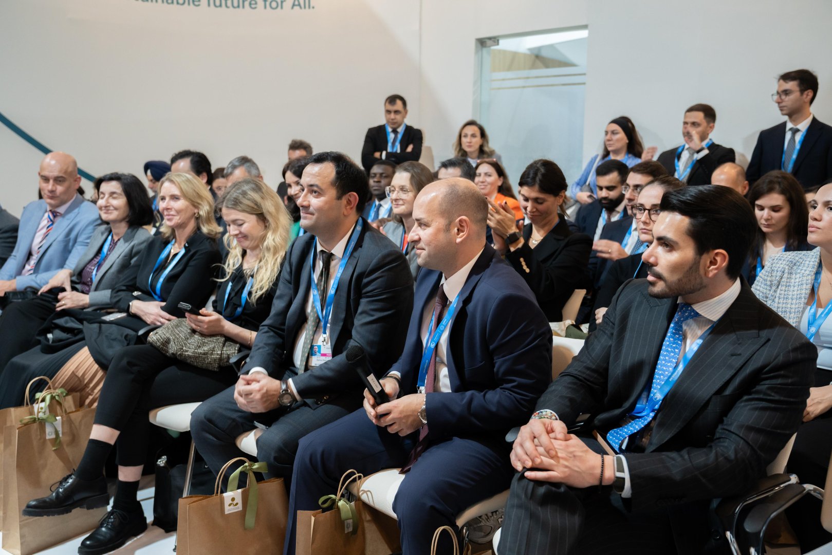 Azerbaijan's SOFAZ discusses ESG principles' integration in investment portfolio at COP29 (PHOTO)