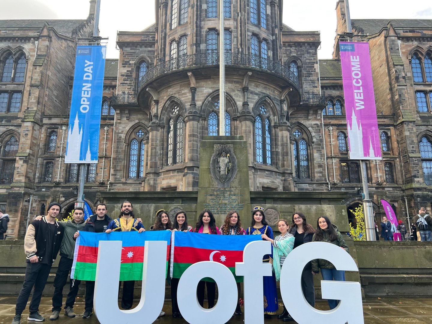 Şotlandiyanın “Arthur’s Seat” zirvəsində Azərbaycan bayrağı dalğalandırılıb (FOTO)