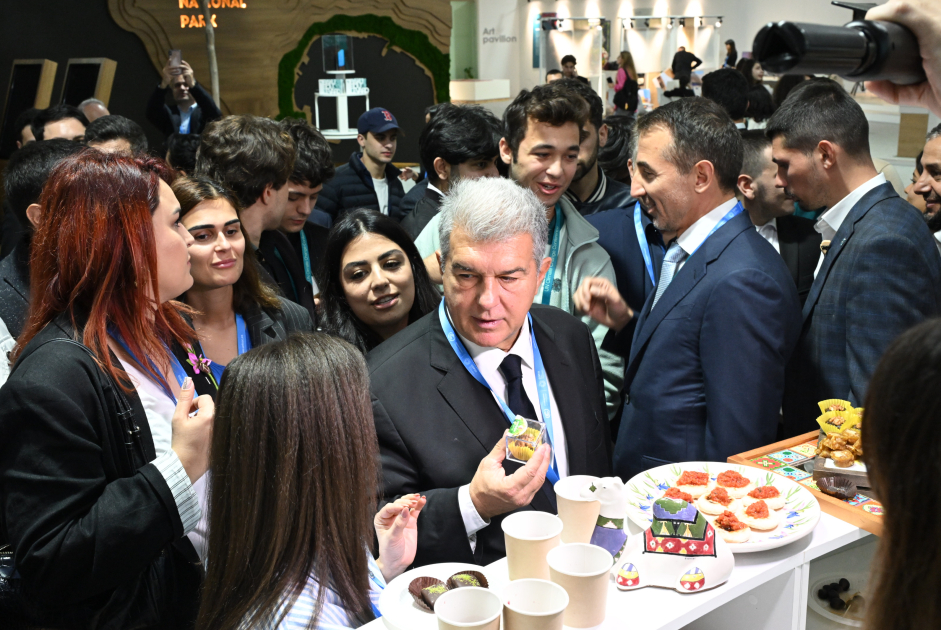 "Barselona"nın prezidenti COP29 pavilyonlarını ziyarət edib (FOTO)