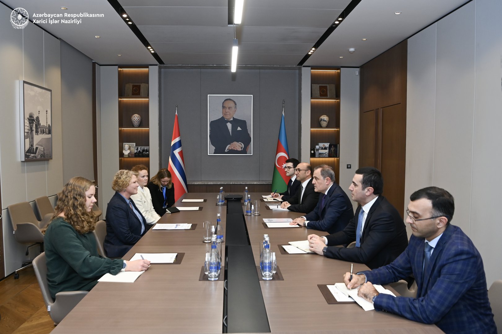 Ceyhun Bayramov norveçli həmkarı ilə Azərbaycanın COP29 sədrliyindən irəli gələn məsələləri müzakirə edib (FOTO)