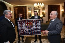 Azerbaijani PM meets with President of FC Barcelona (PHOTO)