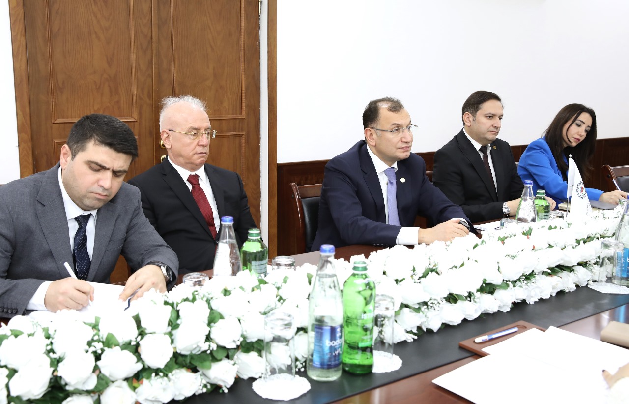 Azərbaycan Həmkarlar İttifaqları Konfederasiyasının sədri Sahib Məmmədov BHİK-nın baş katibi ilə görüşüb (FOTO)