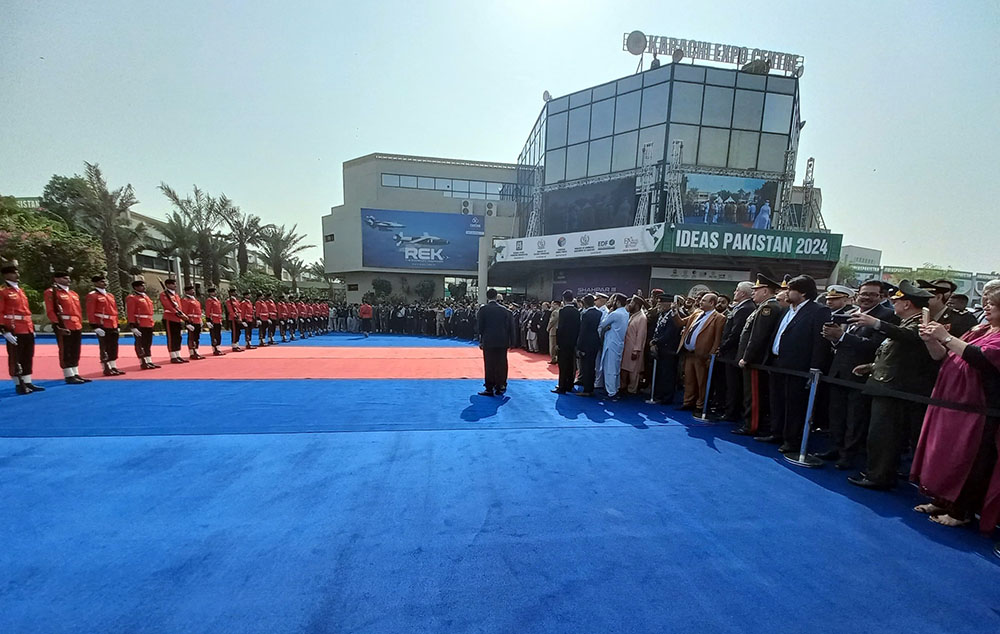 Kərim Vəliyev Pakistana getdi (FOTO)