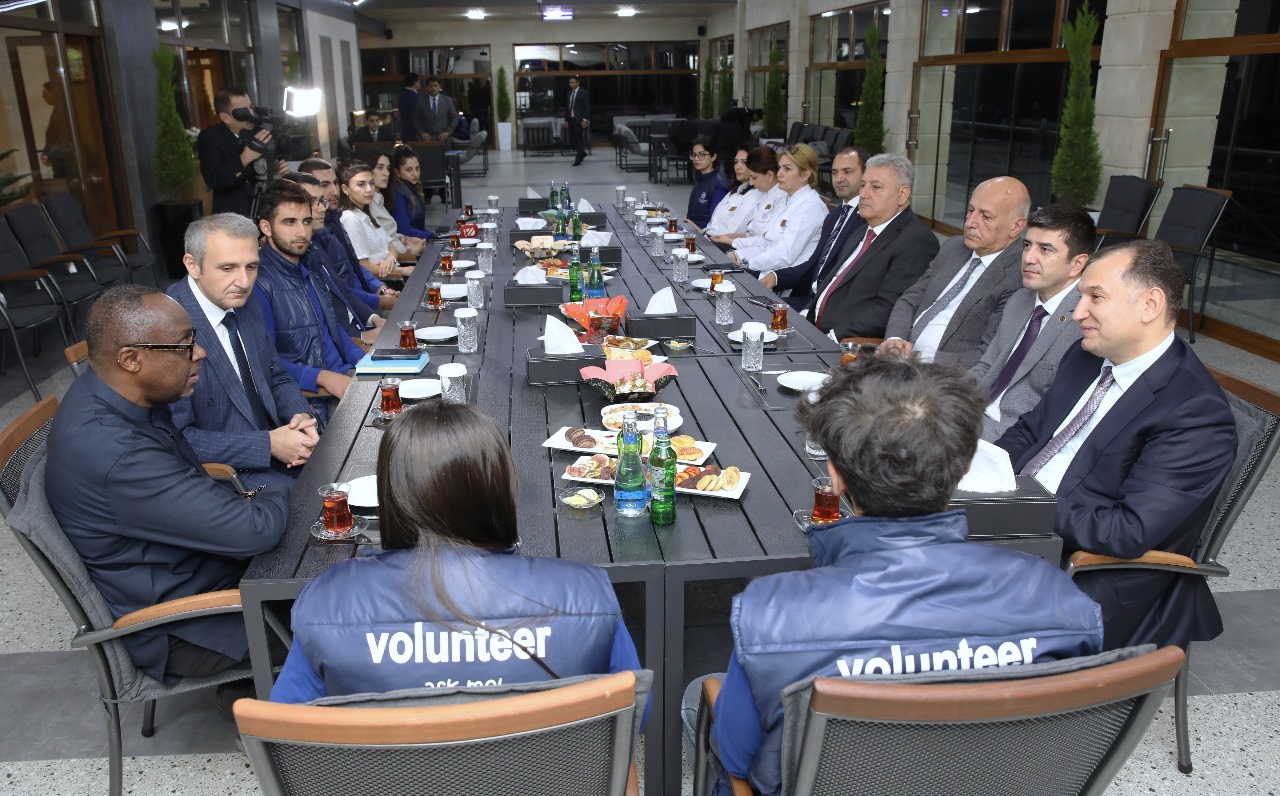 BHİK Baş katibinin müavini Erik Manzi "Buzovna" Fizioterapiya Mərkəzində olub (FOTO)