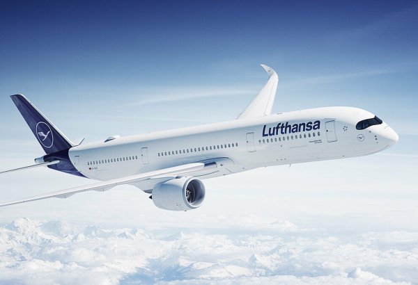 Lufthansa flight lands safely at Heydar Aliyev International Airport