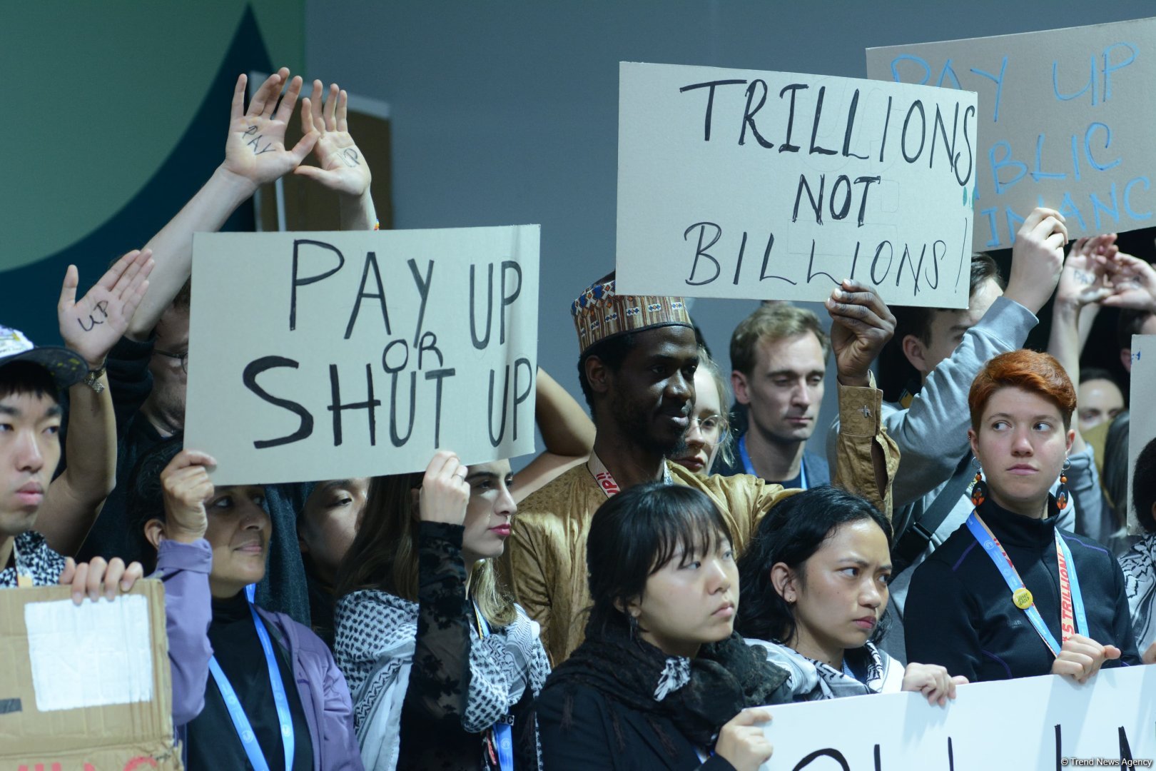 COP29-da iqlim maliyyəsinin artırılması tələbi ilə aksiya keçirilib (FOTO)