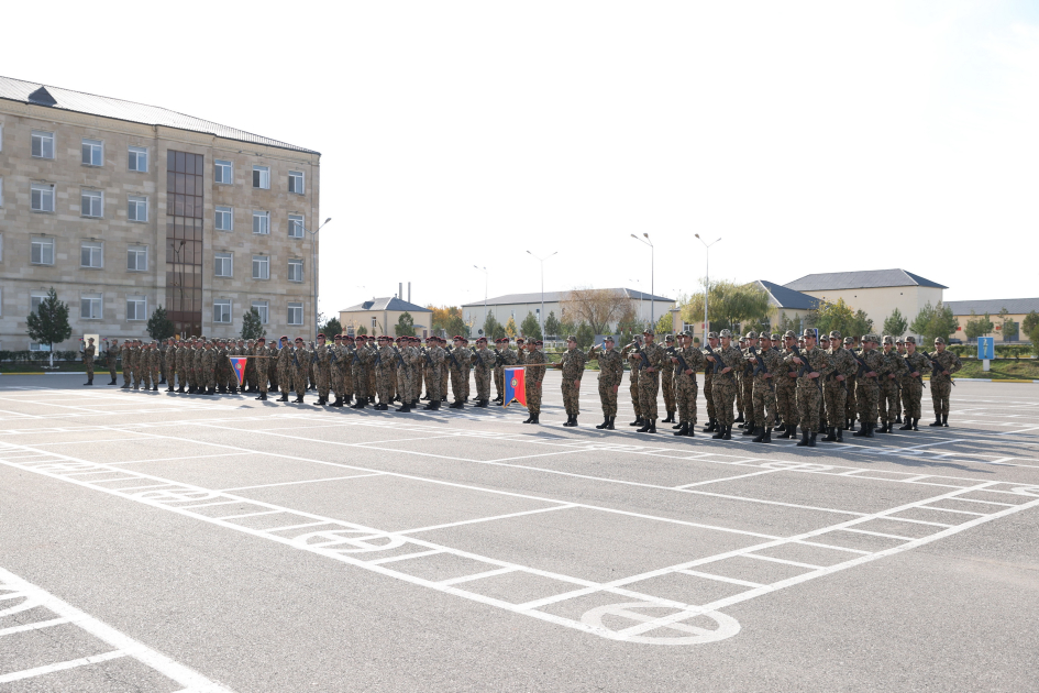 Hərbi prokuror DİN-in Daxili Qoşunlarının hərbi qulluqçuları ilə görüşüb (FOTO)