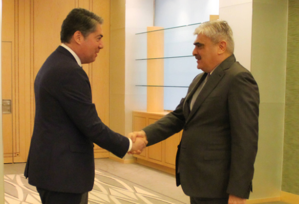 Azerbaijan, Greece parley financial cooperation matters